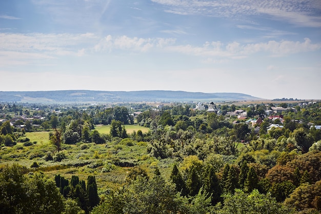 Mooi landschap van Svirzh-stad