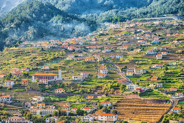 Mooi landschapsmening van bergdorp, Madeira, Portugal.