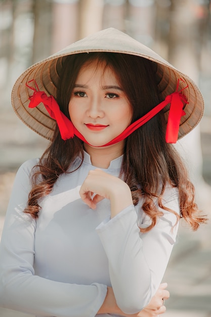 Mooi meisje in Ao Dai Viet Nam