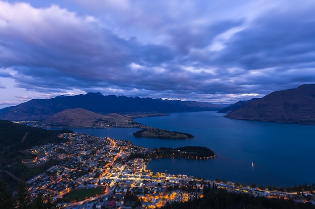 Mooi meningspunt Queenstown bij Zuideneiland Nieuw Zeeland