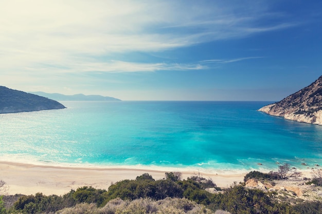 Mooi myrtos-strand op kefalonia-eiland, griekenland