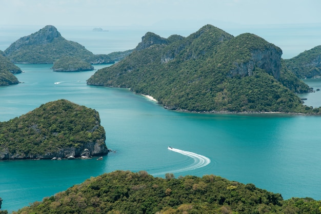 Foto mooi strand bij ang thong national park, thailand