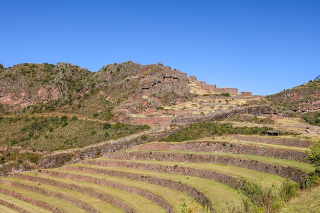 Mooi uitzicht op de Pisac-ruïnes in Cusco