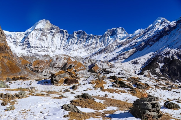 Mooie berg van de Himalaya Mt. Markas in Api Base Camp, Darchula, Nepal