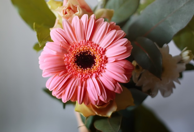 Mooie bloemen bruiloft decoratie met gerbera