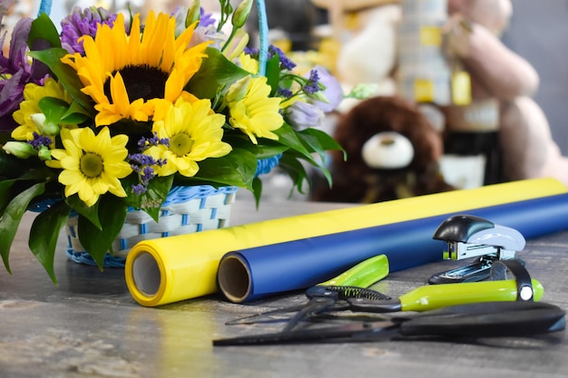 Mooie bloemen op tafel Bloemensalon Vrouwendag