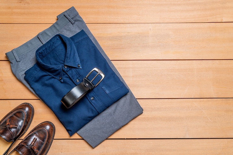 Foto mooie casual mannen mode en kleding set