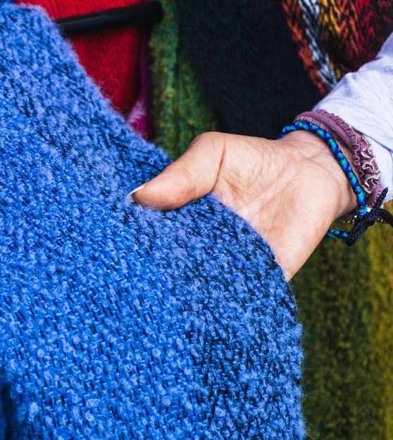 Mooie en kleurrijke weefgetouwen gemaakt in San Pedro de Cajas Tarma Peru Hand met prachtige blauwe weefgetouwen gemaakt door vakman