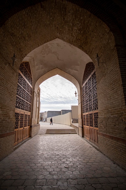 Mooie gewelfde doorgang in Bukhara