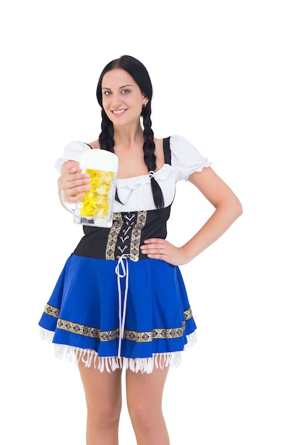 Foto mooie het meest oktoberfest bierkroes van de meisjesholding