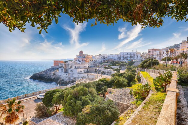 Mooie kuststad in Santa Cesarea Terme in de regio Salento in Italië