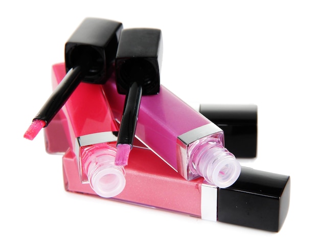 Mooie lipgloss op wit wordt geïsoleerd