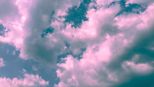 mooie lucht en wolken met roze en blauwe toon van kleur soft focus foto abstracte achtergrond