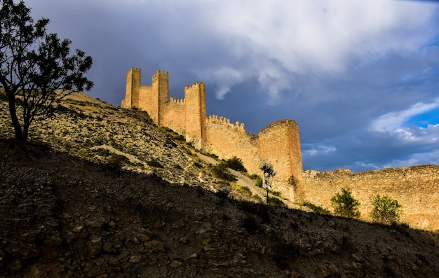 Mooie middeleeuwse stad Albarracin in Spanje