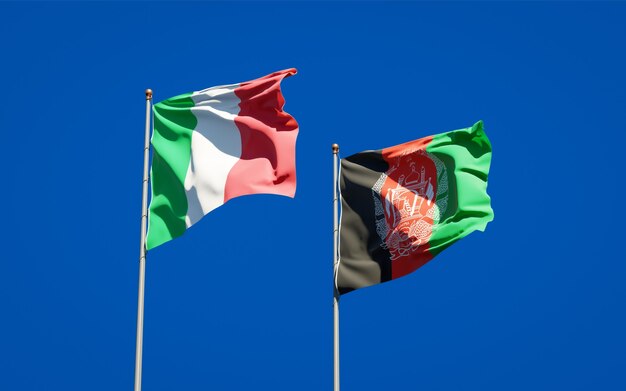 Mooie nationale vlaggen van Afghanistan en Italië