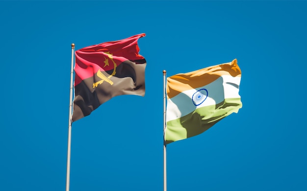 Mooie nationale vlaggen van India en Angola samen