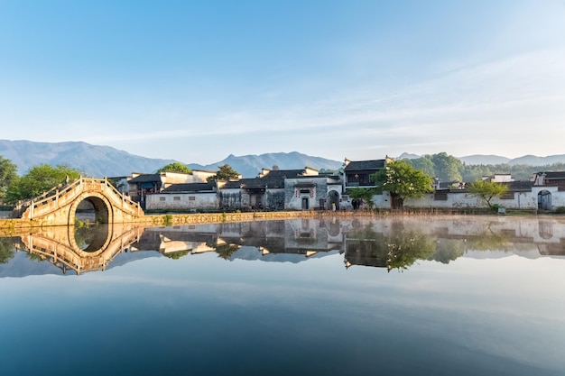 Foto mooie oude dorpen in de vroege ochtend hongcun zuidelijke anhuiprovincie china