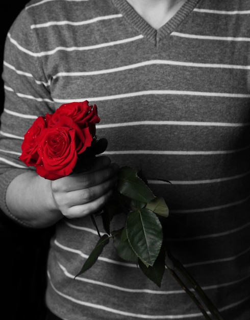 Mooie rode roos Felicitatieachtergrond door St Valentijnsdag