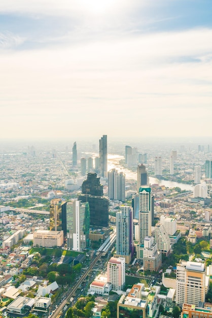 Mooie stadsgezicht met architectuur en gebouw in de skyline van bangkok thailand