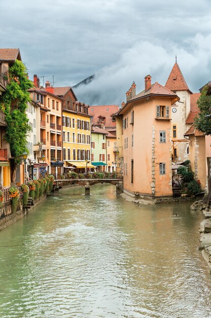 Mooie straten van de stad Annecy Frankrijk