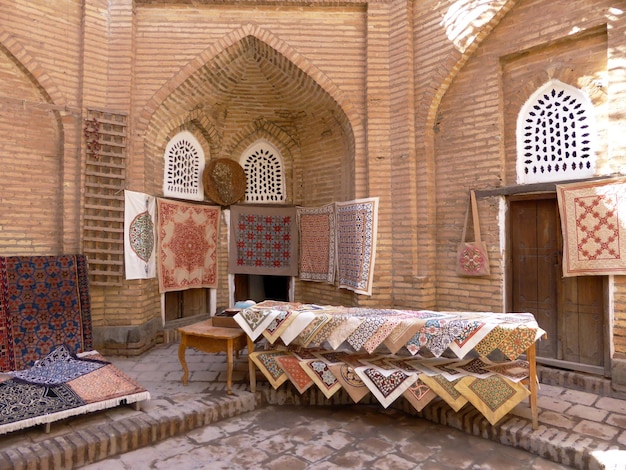 Mooie tapijten in de stad Khiva