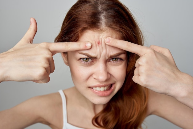 Foto mooie vrouw dermatologie cosmetologie studio