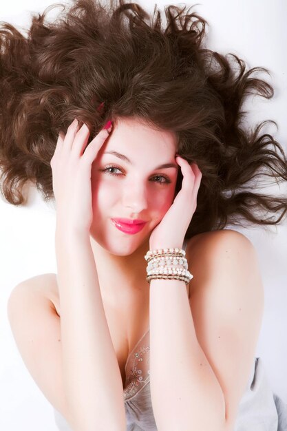 Mooie vrouw met lang haar