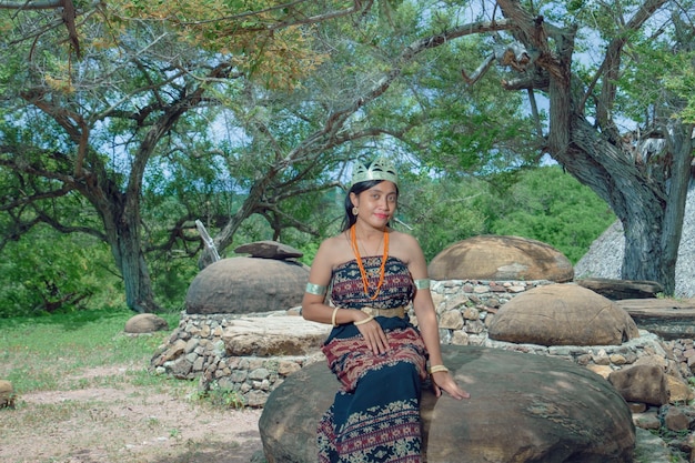 mooie vrouwen die traditionele kleding dragen van sabu-eiland Indonesië