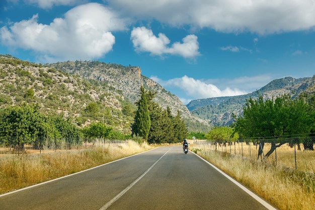 Mooie weg in de bergen van Mallorca Spanje