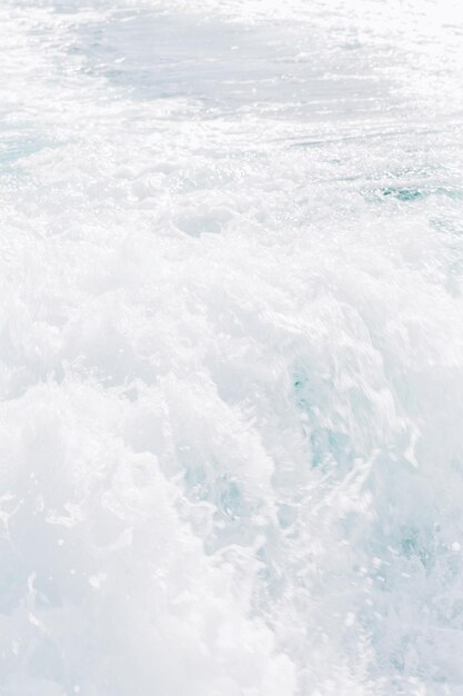 Mooie witte golven op de zee, close-up