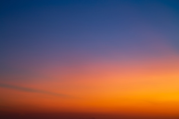 Mooie zonsondergang met oranje hemel in de stad van São Luís, Maranhão-staat, Brazilië