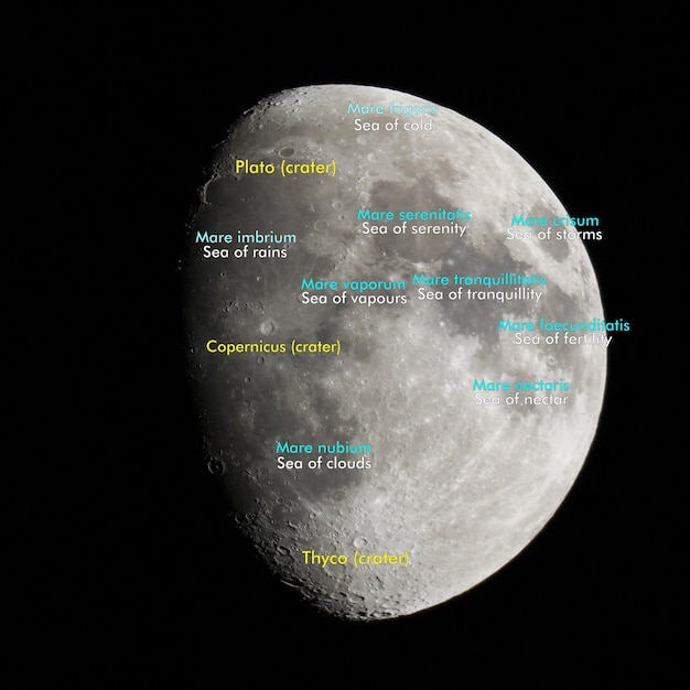 Foto atlante lunare con nomi latini e inglesi