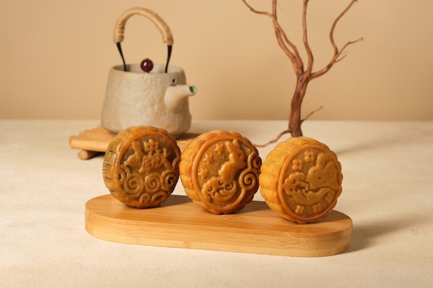 Foto moon cake mid autumn festival con fotografia in stile cinese teiera