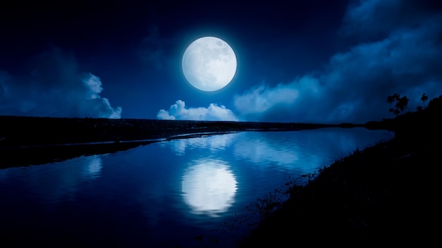 Photo moonlight reflection in a river