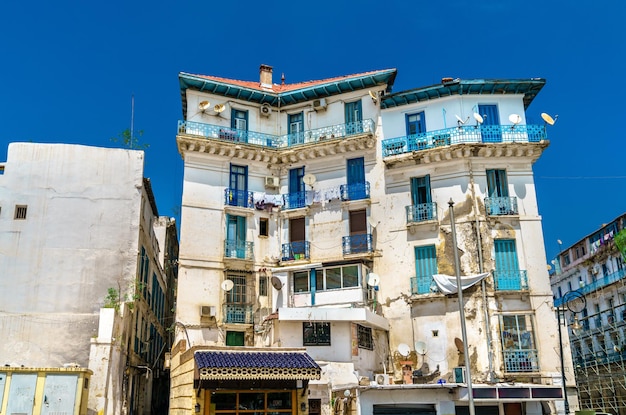 Moorse heroplevingsarchitectuur in Algiers, de hoofdstad van Algerije