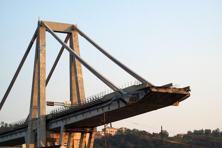 Photo morandi collapsed bridge in genoa