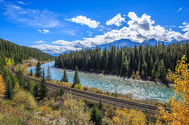 Morants Curve Bow Valley Parkway Banff NationalParkアルバータカナダ