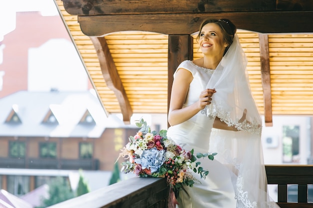 朝の花嫁は結婚式の前に