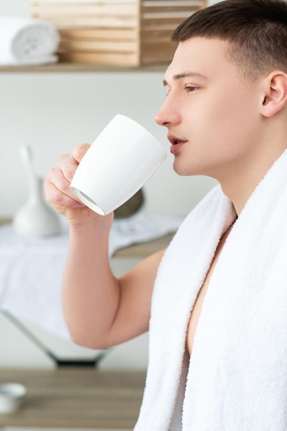 モーニングコーヒー朝食ドリンクサンデーマンシャワー