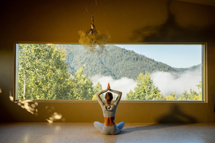 Photo morning meditation with a mountain view
