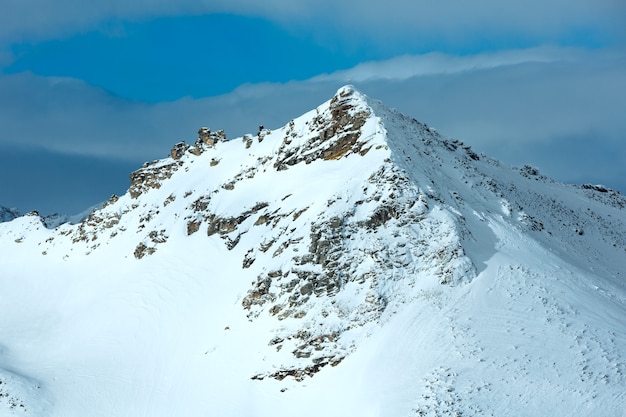 아침 겨울 산 풍경입니다. 스키 리조트 Molltaler Gletscher, Carinthia