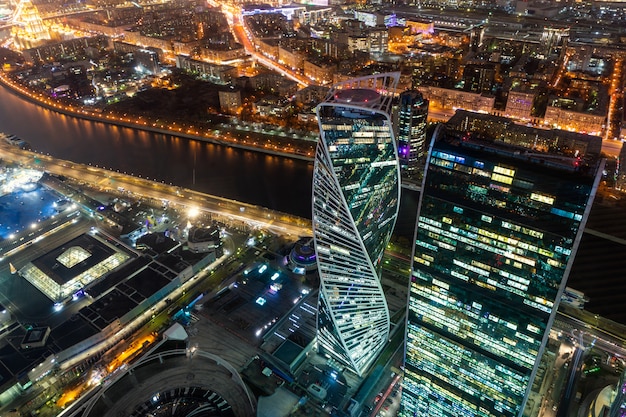 モスクワ市のビジネス地区の展望台からの夜景