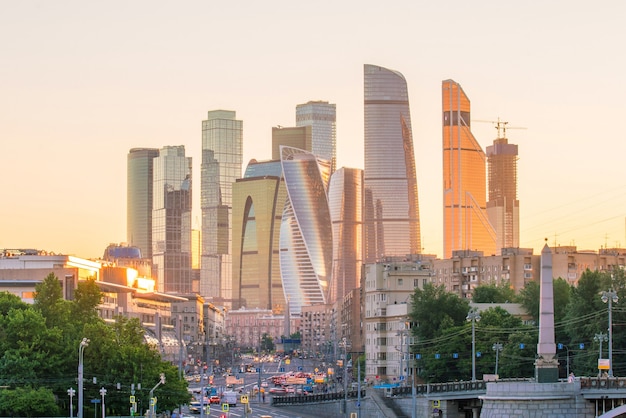 Photo moscow city skyline business district in russia at sunset