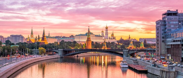 Московский Кремль и река утром, Россия