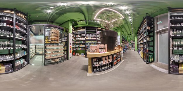 写真 moscow russia may 27 2023 フルhdri 360パノラマイン ワインショップのインテリアでアルコール飲料の棚を等長方形のプロジェクションvrコンテンツで