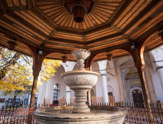 Moskee met fontein vooraan