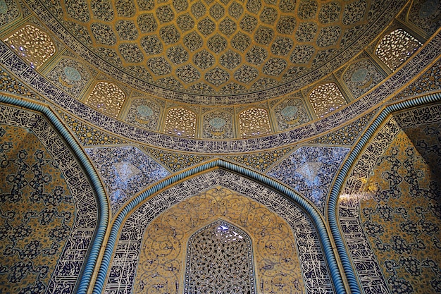 Moskee op het naqsh-e jahan-plein in isfahan, iran