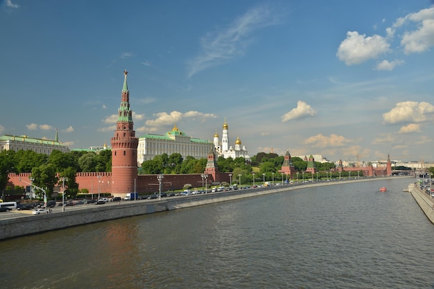 Moskou rivier en het Kremlin . van Moskou