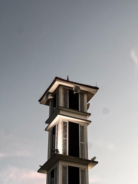 Foto fotografia del minareto della moschea