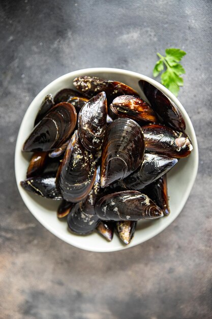 mosselen in shell zeevruchten verse gezonde maaltijd voedsel snack dieet op tafel kopieer ruimte voedsel achtergrond